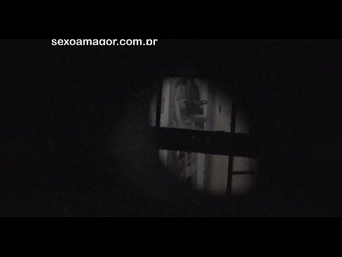 ❤️ Blondina este filmată în secret de un voyeur din cartier ascuns în spatele unor cărămizi goale at ro.passionateembracespotlight.ru ❌️